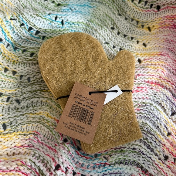 A Set of Mugs w/ Winter Sponge - Picture 8 of 8